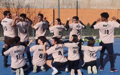 1º Bach, los alumnos estampan sus propias camisetas