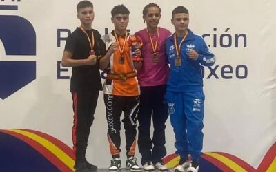 El alumno Carlos García Cespedosa, medalla de oro en boxeo