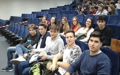 Alumnos de 2º Bach de Física hacen prácticas en la UA, 2018