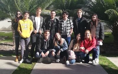 Una jornada diferente, prácticas de Óptica en la UA