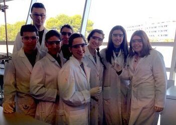 Los alumnos de 2º Bach Ciencias hacen prácticas en la UA