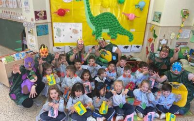 PEQUEÑOS CARMELITAS: «Yincana de los dinosaurios» 4 años C